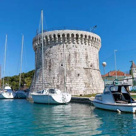 & 3* Trogir